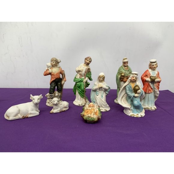 Porcelain Nine Piece Nativity Set made in Taiwan - Picture 1 of 14